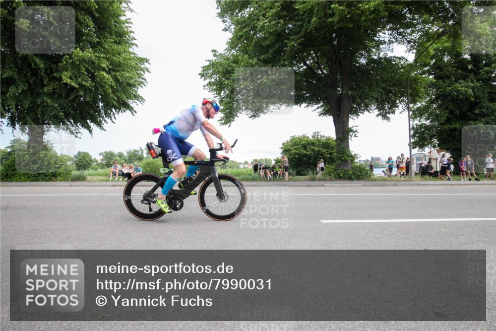 15.06.2025 - 7 Türme Triathlon Yannick Fuchs http://msf.ph/oto/7990031 15.06.2025 13:10:54 Radfahren 403, 472, 486, 561, 650, 675, 1197 meine-sportfotos.de