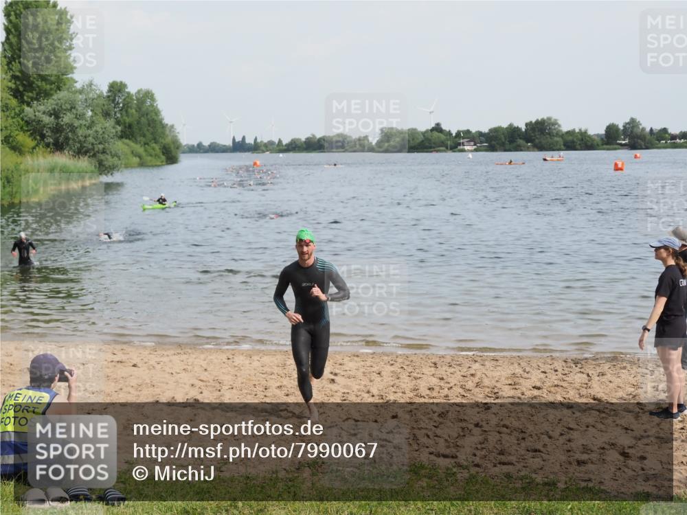 21.06.2025 - 27. Vierlanden-Triathlon MichiJ http://msf.ph/oto/7990067 15.06.2026 09:52:46 Schwimmen 313 meine-sportfotos.de