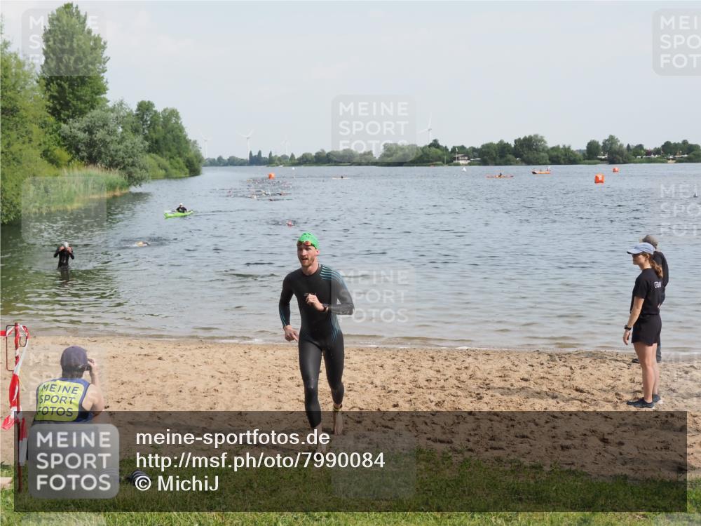 21.06.2025 - 27. Vierlanden-Triathlon MichiJ http://msf.ph/oto/7990084 15.06.2026 09:52:46 Schwimmen 313 meine-sportfotos.de