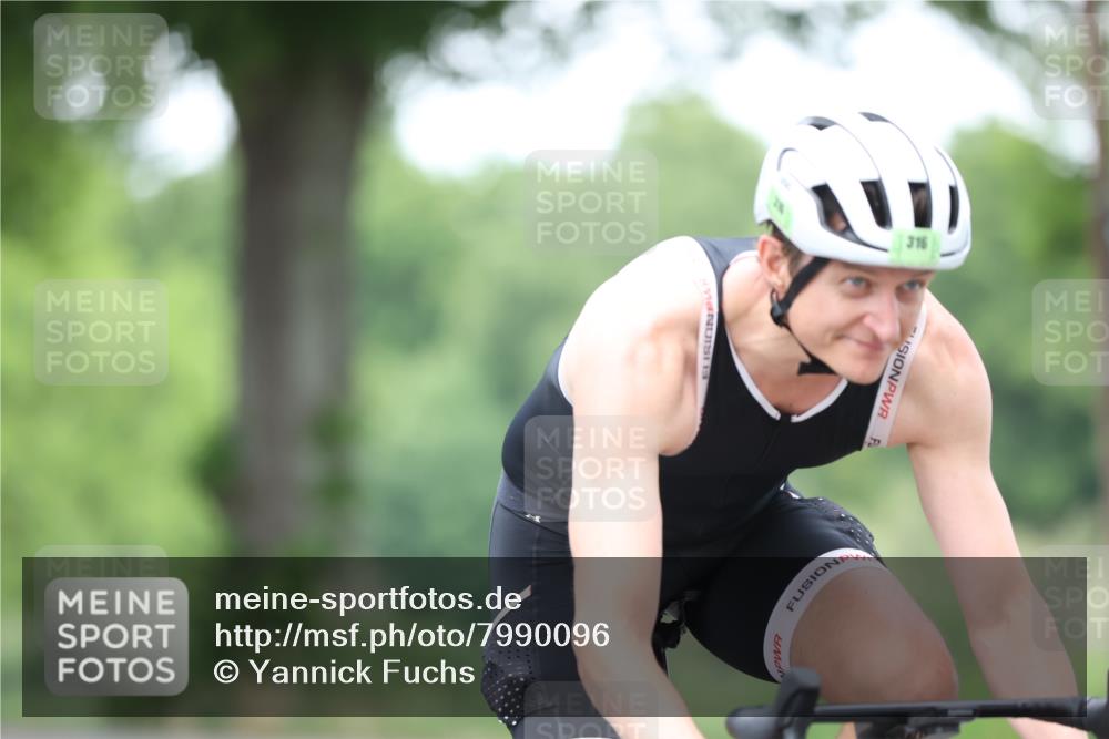 15.06.2025 - 7 Türme Triathlon Yannick Fuchs http://msf.ph/oto/7990096 15.06.2025 11:51:52 Radfahren 252, 271, 316 meine-sportfotos.de