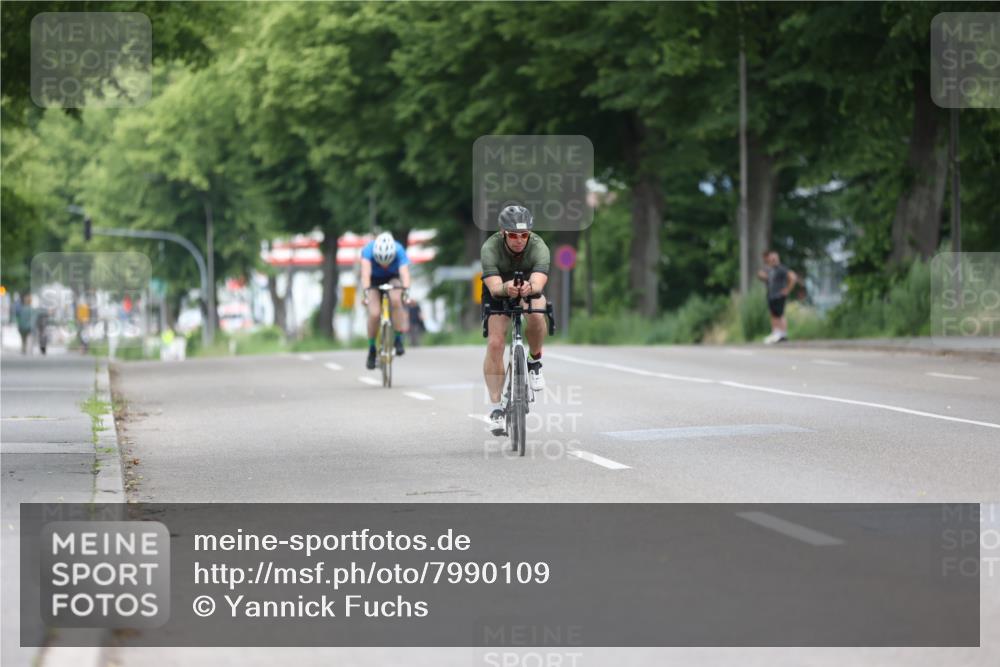 15.06.2025 - 7 Türme Triathlon Yannick Fuchs http://msf.ph/oto/7990109 15.06.2025 11:52:13 Radfahren 230, 298 meine-sportfotos.de