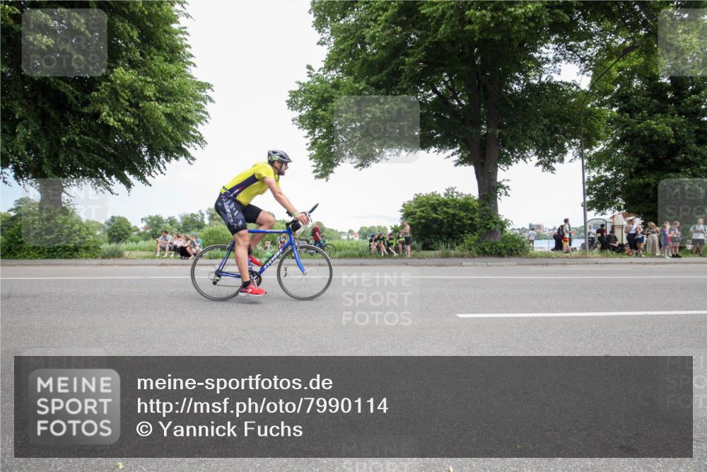15.06.2025 - 7 Türme Triathlon Yannick Fuchs http://msf.ph/oto/7990114 15.06.2025 13:11:30 Radfahren 304, 307, 601 meine-sportfotos.de
