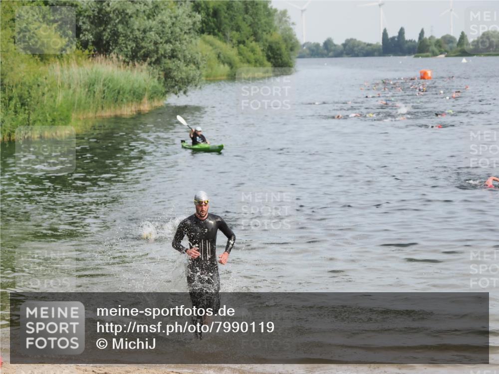 21.06.2025 - 27. Vierlanden-Triathlon MichiJ http://msf.ph/oto/7990119 15.06.2026 09:52:55 Schwimmen 328 meine-sportfotos.de