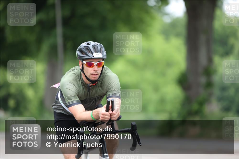 15.06.2025 - 7 Türme Triathlon Yannick Fuchs http://msf.ph/oto/7990170 15.06.2025 11:52:16 Radfahren 230, 298 meine-sportfotos.de