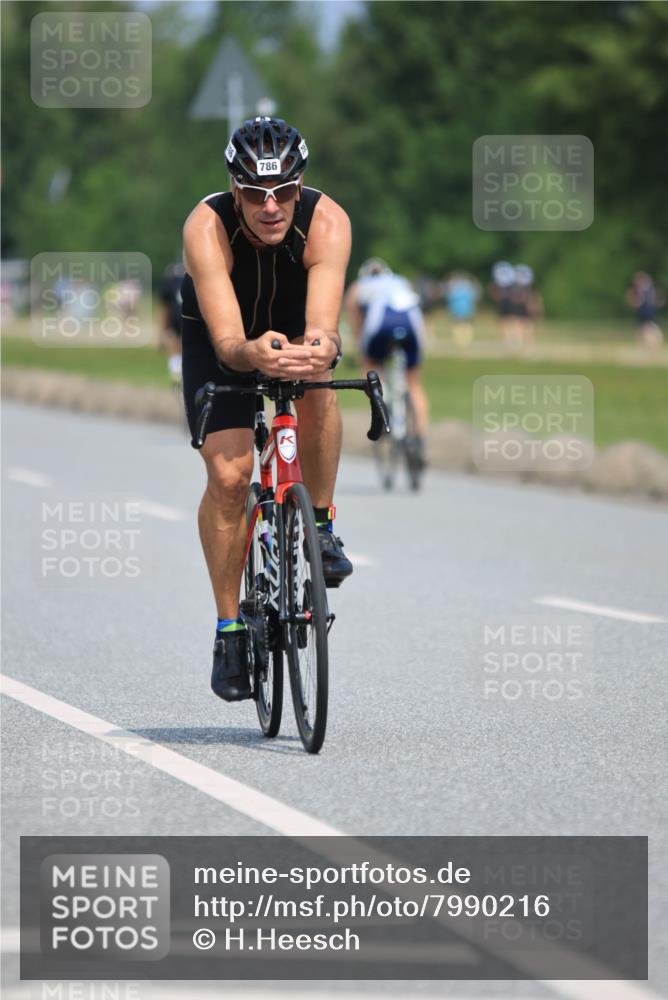 21.06.2025 - 27. Vierlanden-Triathlon H.Heesch http://msf.ph/oto/7990216 15.06.2025 11:50:00 Radfahren 714, 738, 786, 830, 832 meine-sportfotos.de
