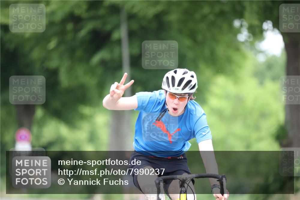 15.06.2025 - 7 Türme Triathlon Yannick Fuchs http://msf.ph/oto/7990237 15.06.2025 11:52:18 Radfahren 230, 298 meine-sportfotos.de