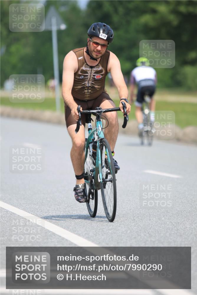 21.06.2025 - 27. Vierlanden-Triathlon H.Heesch http://msf.ph/oto/7990290 15.06.2025 11:50:09 Radfahren 729, 766, 819, 830, 953 meine-sportfotos.de