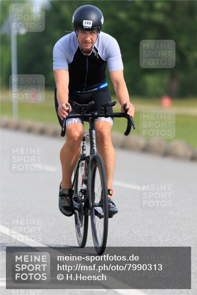 15.06.2025 - 27. Vierlanden-Triathlon H.Heesch http://msf.ph/oto/7990313 15.06.2025 09:46:49 Radfahren 36, 82, 126, 149, 182 meine-sportfotos.de