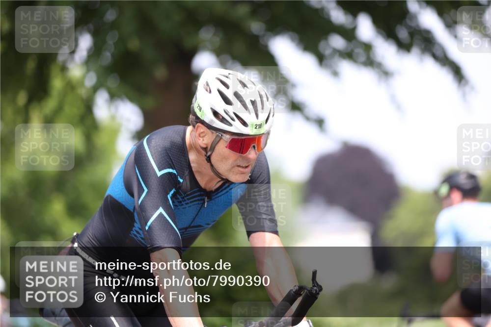 15.06.2025 - 7 Türme Triathlon Yannick Fuchs http://msf.ph/oto/7990390 15.06.2025 13:03:46 Radfahren 218, 250, 409, 516, 619, 1103 meine-sportfotos.de