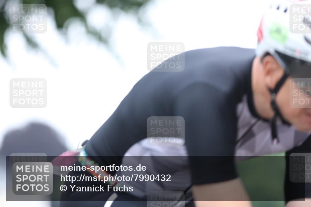 15.06.2025 - 7 Türme Triathlon Yannick Fuchs http://msf.ph/oto/7990432 15.06.2025 11:53:12 Radfahren 270, 305 meine-sportfotos.de