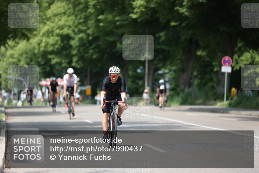15.06.2025 - 7 Türme Triathlon Yannick Fuchs http://msf.ph/oto/7990437 15.06.2025 13:03:50 Radfahren 250, 409, 457, 1186 meine-sportfotos.de