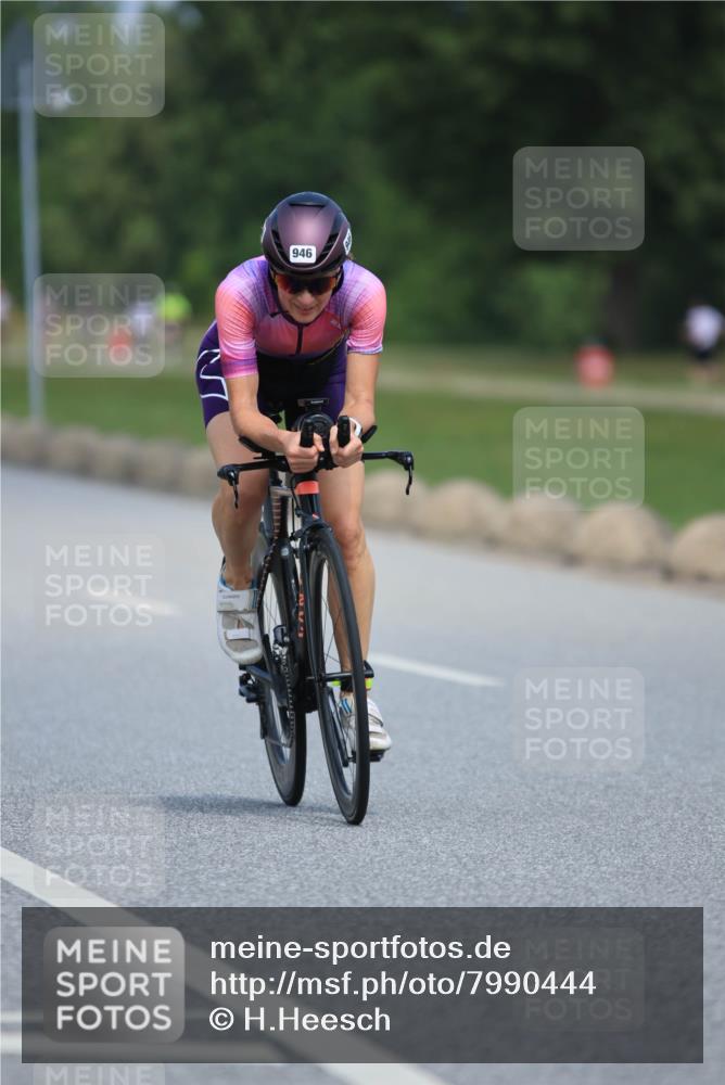 21.06.2025 - 27. Vierlanden-Triathlon H.Heesch http://msf.ph/oto/7990444 15.06.2025 11:51:04 Radfahren 782, 797, 946, 947 meine-sportfotos.de