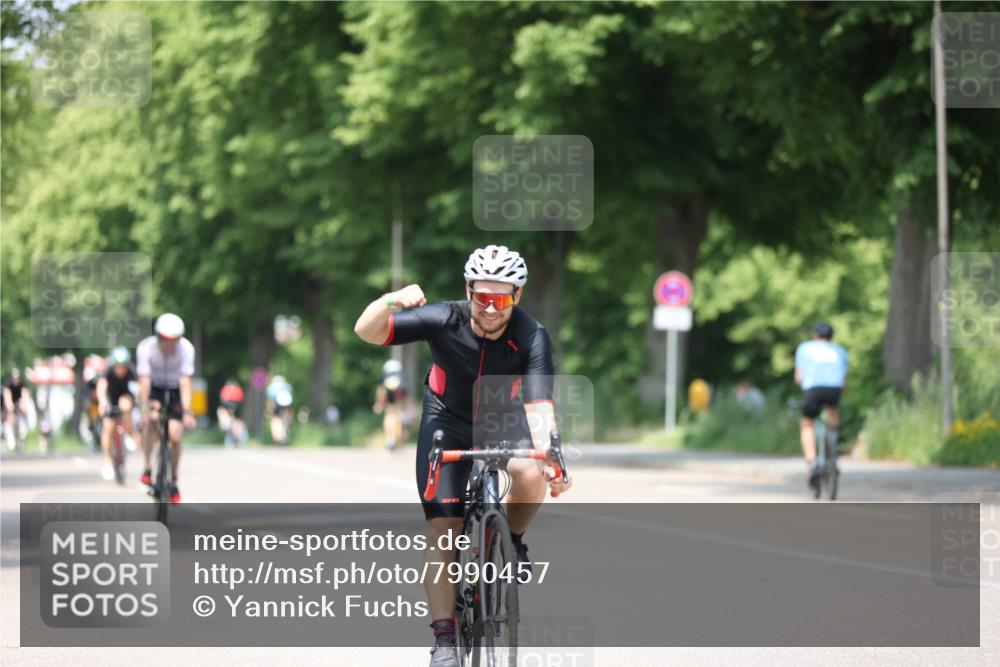 15.06.2025 - 7 Türme Triathlon Yannick Fuchs http://msf.ph/oto/7990457 15.06.2025 13:03:51 Radfahren 250, 409, 432, 457, 1186 meine-sportfotos.de
