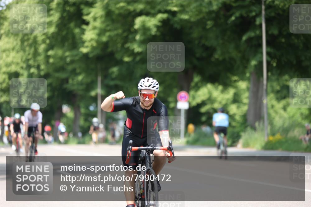 15.06.2025 - 7 Türme Triathlon Yannick Fuchs http://msf.ph/oto/7990472 15.06.2025 13:03:51 Radfahren 250, 409, 432, 457, 1186 meine-sportfotos.de