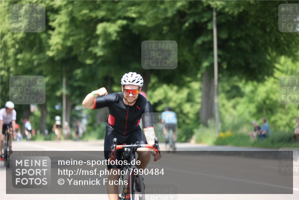 15.06.2025 - 7 Türme Triathlon Yannick Fuchs http://msf.ph/oto/7990484 15.06.2025 13:03:51 Radfahren 250, 409, 432, 457, 1186 meine-sportfotos.de