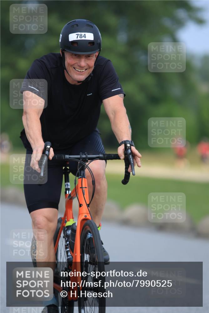 21.06.2025 - 27. Vierlanden-Triathlon H.Heesch http://msf.ph/oto/7990525 15.06.2025 11:51:57 Radfahren 208, 645, 784, 928 meine-sportfotos.de