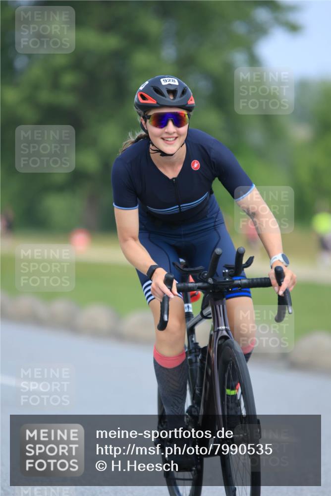 21.06.2025 - 27. Vierlanden-Triathlon H.Heesch http://msf.ph/oto/7990535 15.06.2025 11:52:00 Radfahren 645, 658, 784, 928 meine-sportfotos.de
