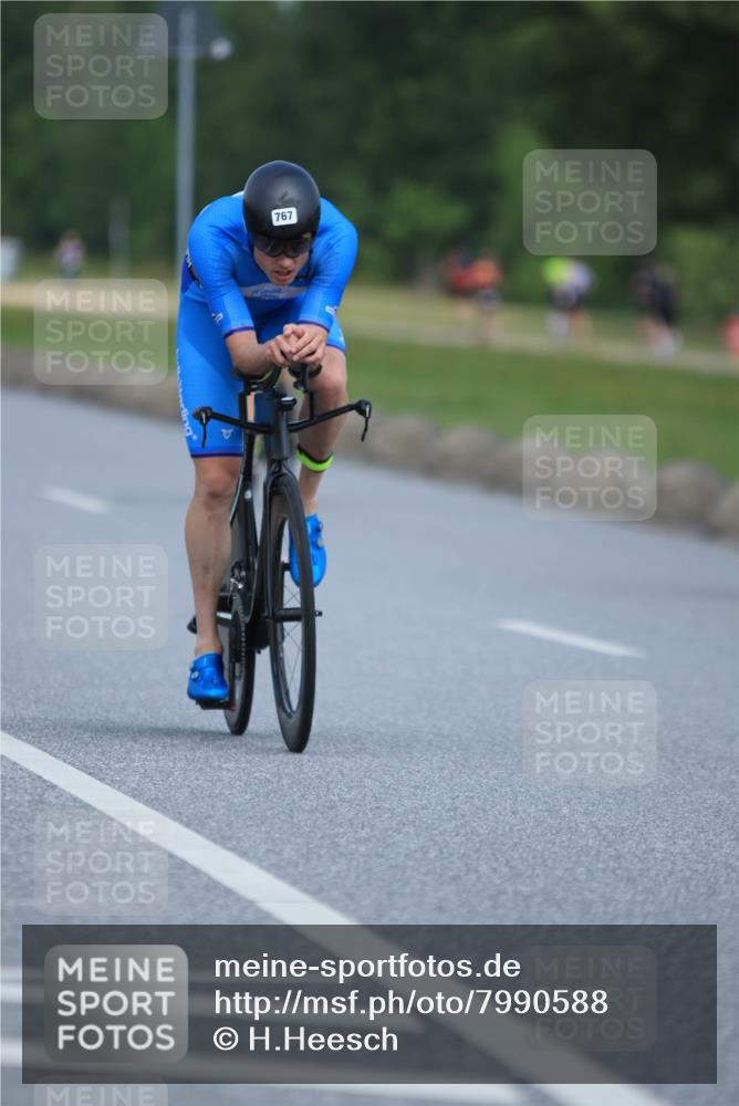21.06.2025 - 27. Vierlanden-Triathlon H.Heesch http://msf.ph/oto/7990588 15.06.2025 11:52:19 Radfahren 720, 767, 805, 861, 951 meine-sportfotos.de