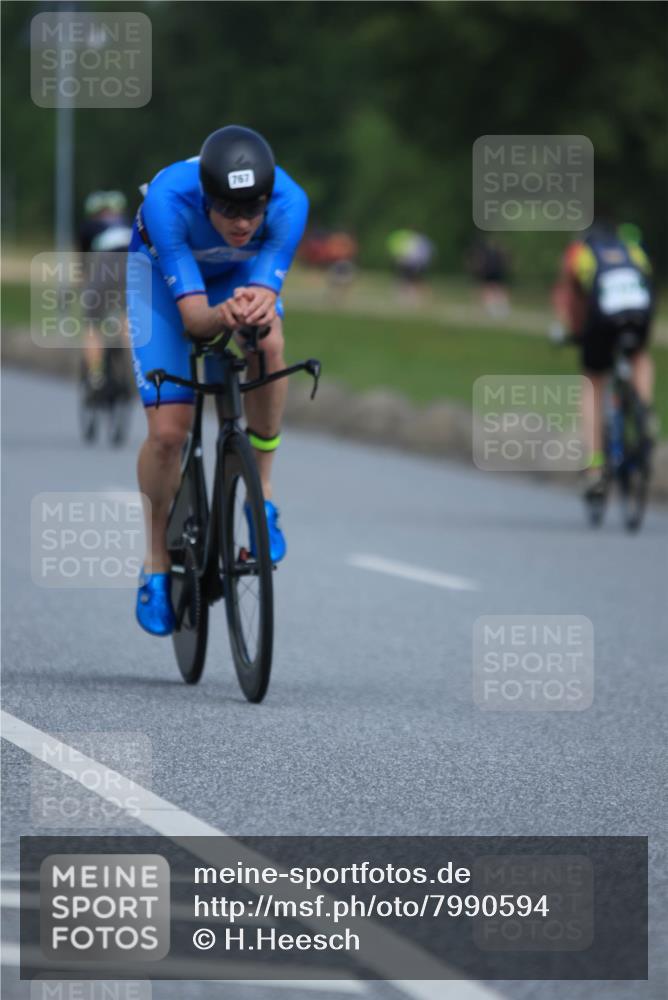 21.06.2025 - 27. Vierlanden-Triathlon H.Heesch http://msf.ph/oto/7990594 15.06.2025 11:52:19 Radfahren 720, 767, 805, 861, 951 meine-sportfotos.de