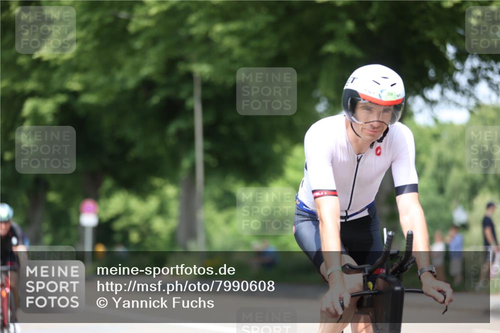 15.06.2025 - 7 Türme Triathlon Yannick Fuchs http://msf.ph/oto/7990608 15.06.2025 13:03:54 Radfahren 250, 303, 364, 409, 432, 457, 1127, 1186 meine-sportfotos.de