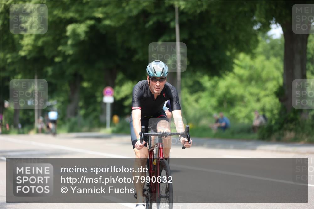 15.06.2025 - 7 Türme Triathlon Yannick Fuchs http://msf.ph/oto/7990632 15.06.2025 13:03:54 Radfahren 250, 303, 364, 409, 432, 457, 1127, 1186 meine-sportfotos.de