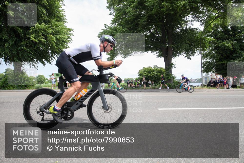 15.06.2025 - 7 Türme Triathlon Yannick Fuchs http://msf.ph/oto/7990653 15.06.2025 13:17:03 Radfahren 366, 445, 563, 566, 583, 706, 1039, 1062, 1188 meine-sportfotos.de