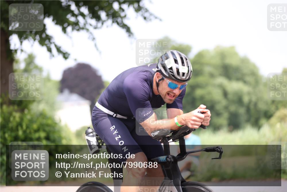 15.06.2025 - 7 Türme Triathlon Yannick Fuchs http://msf.ph/oto/7990688 15.06.2025 13:03:55 Radfahren 250, 303, 364, 432, 457, 1127, 1186 meine-sportfotos.de
