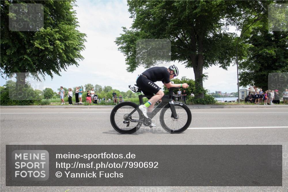15.06.2025 - 7 Türme Triathlon Yannick Fuchs http://msf.ph/oto/7990692 15.06.2025 13:17:30 Radfahren 489, 543, 574, 590, 648, 800, 850, 894, 909 meine-sportfotos.de