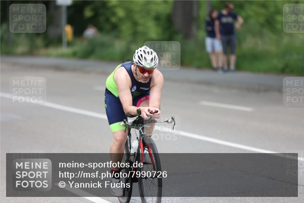15.06.2025 - 7 Türme Triathlon Yannick Fuchs http://msf.ph/oto/7990726 15.06.2025 11:55:09 Radfahren 321 meine-sportfotos.de