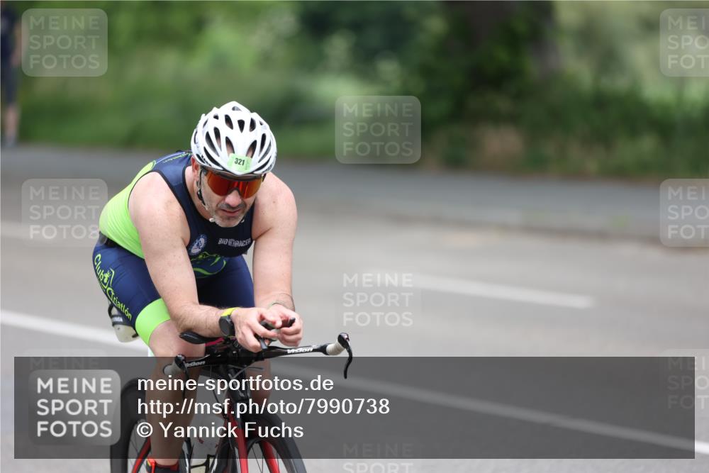 15.06.2025 - 7 Türme Triathlon Yannick Fuchs http://msf.ph/oto/7990738 15.06.2025 11:55:10 Radfahren 321 meine-sportfotos.de