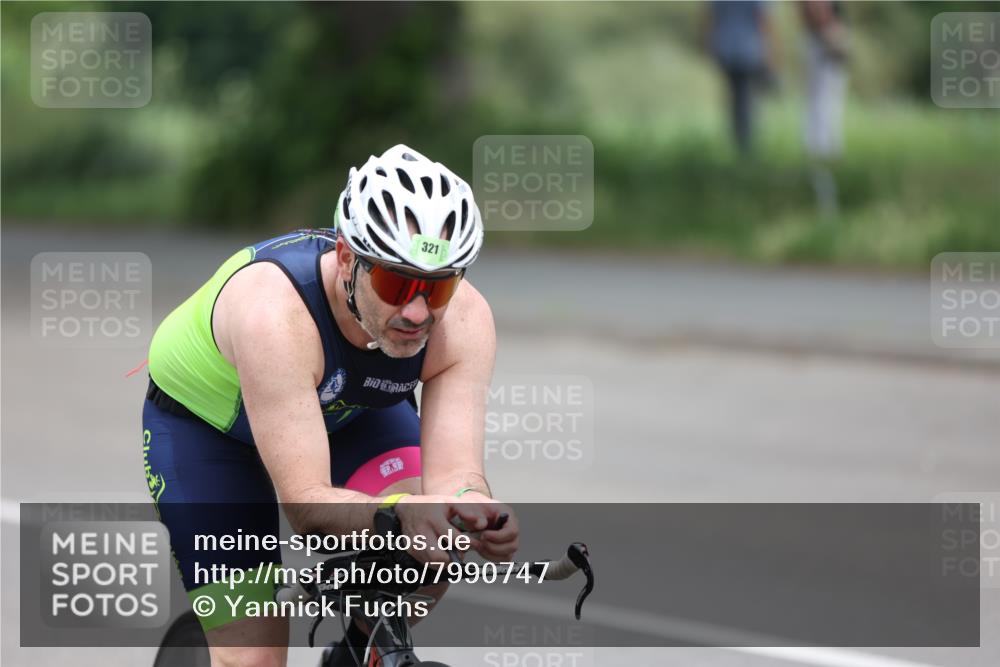 15.06.2025 - 7 Türme Triathlon Yannick Fuchs http://msf.ph/oto/7990747 15.06.2025 11:55:10 Radfahren 321 meine-sportfotos.de