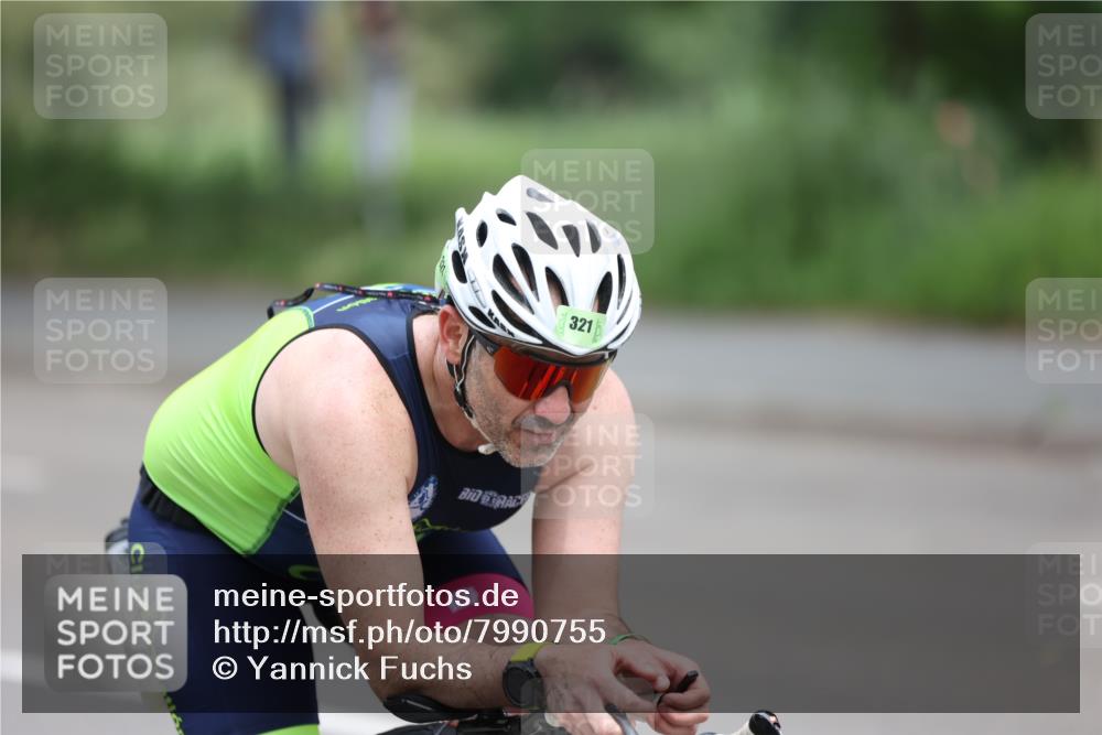 15.06.2025 - 7 Türme Triathlon Yannick Fuchs http://msf.ph/oto/7990755 15.06.2025 11:55:10 Radfahren 321 meine-sportfotos.de