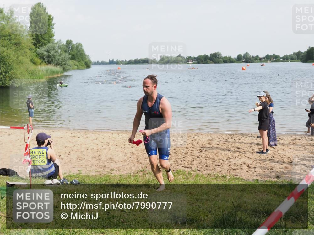 21.06.2025 - 27. Vierlanden-Triathlon MichiJ http://msf.ph/oto/7990777 15.06.2026 09:53:24 Schwimmen 304 meine-sportfotos.de