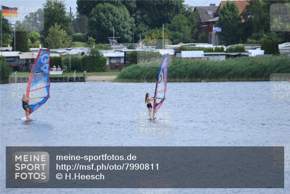 21.06.2025 - 27. Vierlanden-Triathlon H.Heesch http://msf.ph/oto/7990811 15.06.2025 11:53:19 Radfahren 717 meine-sportfotos.de