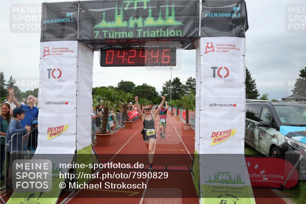15.06.2025 - 7 Türme Triathlon Michael Strokosch http://msf.ph/oto/7990829 15.06.2025 14:24:46 Ziel 575, 764, 1021, 1046, 1080 meine-sportfotos.de