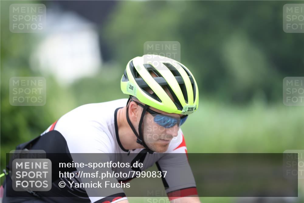 15.06.2025 - 7 Türme Triathlon Yannick Fuchs http://msf.ph/oto/7990837 15.06.2025 11:55:48 Radfahren 320 meine-sportfotos.de