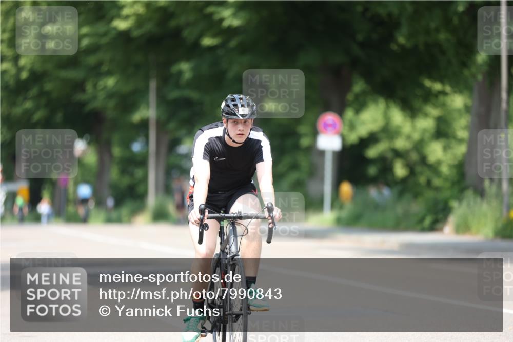 15.06.2025 - 7 Türme Triathlon Yannick Fuchs http://msf.ph/oto/7990843 15.06.2025 13:03:59 Radfahren 303, 364, 432, 1127, 1186 meine-sportfotos.de