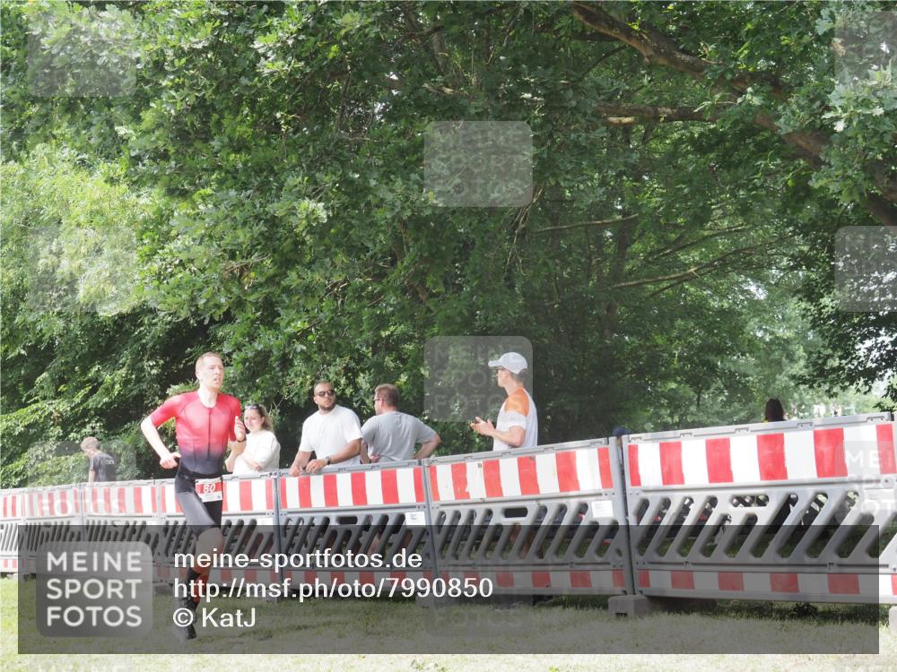 21.06.2025 - 27. Vierlanden-Triathlon KatJ http://msf.ph/oto/7990850 15.06.2025 12:27:19 Laufen  meine-sportfotos.de