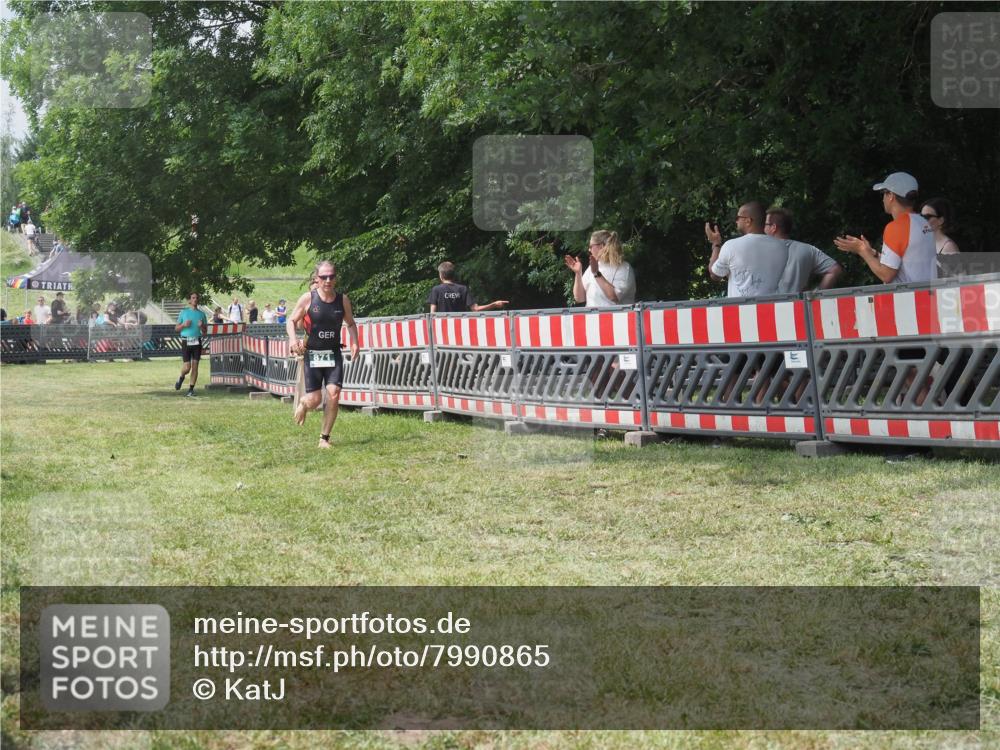 21.06.2025 - 27. Vierlanden-Triathlon KatJ http://msf.ph/oto/7990865 15.06.2025 12:30:40 Laufen  meine-sportfotos.de