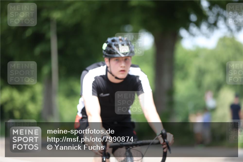 15.06.2025 - 7 Türme Triathlon Yannick Fuchs http://msf.ph/oto/7990874 15.06.2025 13:04:00 Radfahren 303, 364, 432, 453, 1127 meine-sportfotos.de