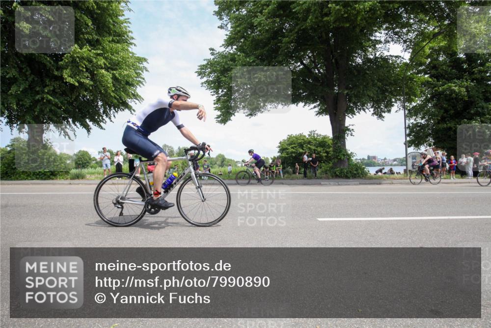 15.06.2025 - 7 Türme Triathlon Yannick Fuchs http://msf.ph/oto/7990890 15.06.2025 13:18:45 Radfahren 204, 223, 336, 412, 533, 679, 718, 810, 811, 863, 1015, 1035, 1040, 1191 meine-sportfotos.de