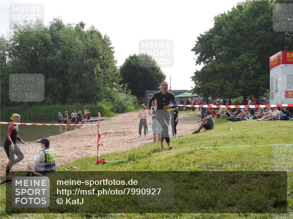 15.06.2025 - 27. Vierlanden-Triathlon KatJ http://msf.ph/oto/7990927 15.06.2025 09:12:05 Schwimmen 201, 215, 229, 245 meine-sportfotos.de