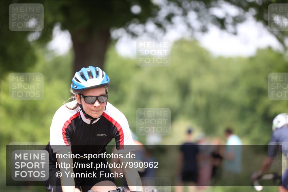 15.06.2025 - 7 Türme Triathlon Yannick Fuchs http://msf.ph/oto/7990962 15.06.2025 13:04:16 Radfahren 333, 421, 815, 875, 1059, 1063, 1088, 1097 meine-sportfotos.de