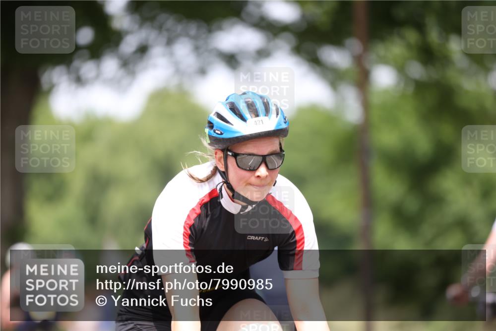 15.06.2025 - 7 Türme Triathlon Yannick Fuchs http://msf.ph/oto/7990985 15.06.2025 13:04:16 Radfahren 333, 421, 815, 875, 1059, 1063, 1088, 1097 meine-sportfotos.de