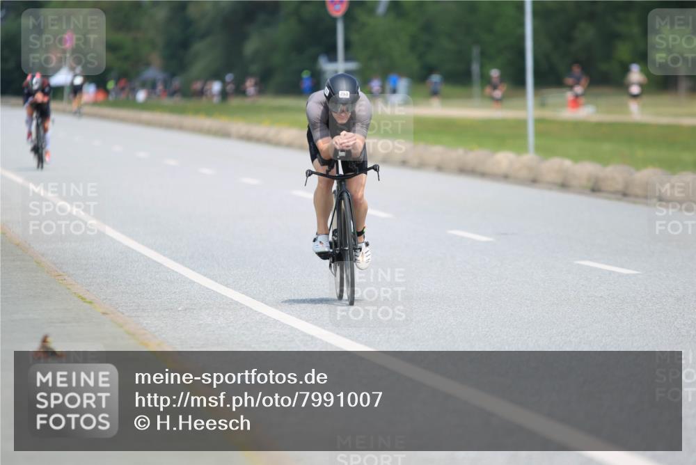 21.06.2025 - 27. Vierlanden-Triathlon H.Heesch http://msf.ph/oto/7991007 15.06.2025 11:54:18 Radfahren 726, 753, 816, 874 meine-sportfotos.de