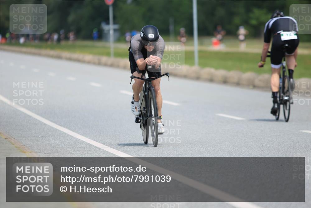 21.06.2025 - 27. Vierlanden-Triathlon H.Heesch http://msf.ph/oto/7991039 15.06.2025 11:54:19 Radfahren 726, 753, 816 meine-sportfotos.de