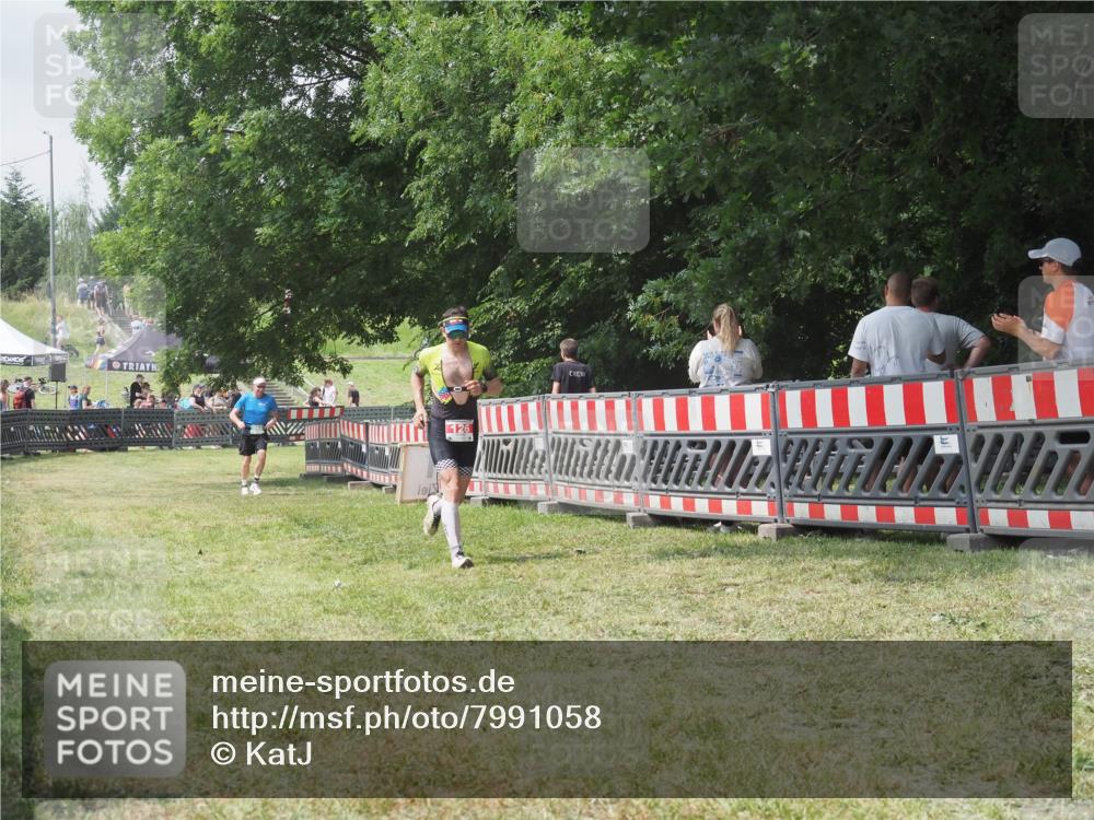 21.06.2025 - 27. Vierlanden-Triathlon KatJ http://msf.ph/oto/7991058 15.06.2025 12:30:54 Laufen  meine-sportfotos.de