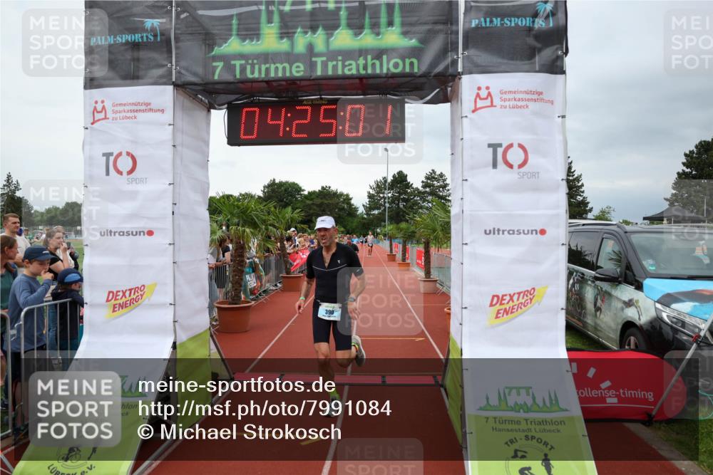 15.06.2025 - 7 Türme Triathlon Michael Strokosch http://msf.ph/oto/7991084 15.06.2025 14:25:01 Ziel 390, 932 meine-sportfotos.de