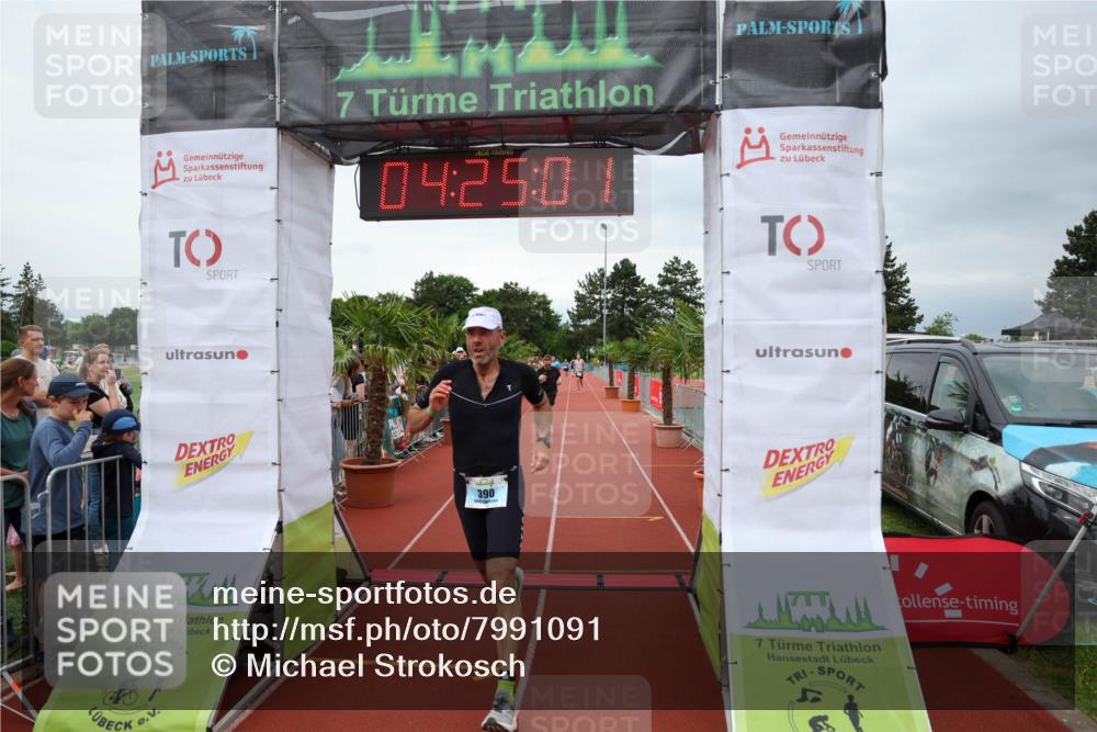 15.06.2025 - 7 Türme Triathlon Michael Strokosch http://msf.ph/oto/7991091 15.06.2025 14:25:01 Ziel 390, 932 meine-sportfotos.de