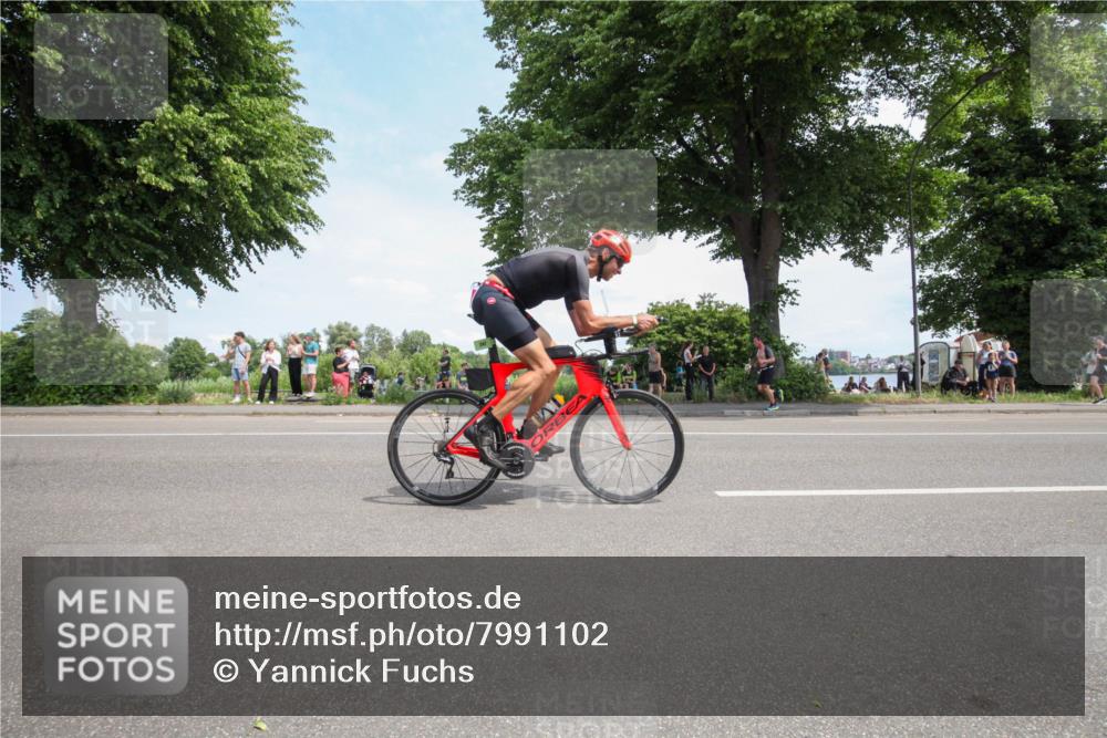 15.06.2025 - 7 Türme Triathlon Yannick Fuchs http://msf.ph/oto/7991102 15.06.2025 13:20:31 Radfahren 247, 356, 491 meine-sportfotos.de